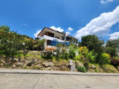 Casa nueva en venta en Colinas de Challuabamba acepta terreno parte de pago, 500 mt2, 3 dormitorios