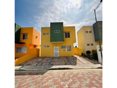 Venta Casa por estrenar en Urbanización Playa Coral km 7.5 vía Playas, 67 mt2, 2 dormitorios