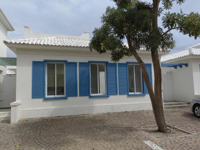 Casa de venta en la Urbanización Bahía Muyuyo, Villamil Playas, 2 plantas., 137 mt2, 3 dormitorios