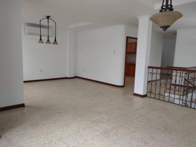 Casa de alquiler en Lomas de Urdesa, Norte de Guayaquil, 2 plantas., 200 mt2, 3 dormitorios