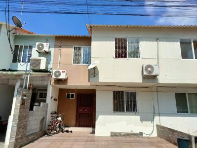 Casa de alquiler en la Urbanización  Paraíso del Río, Mucho Lote 2., 91 mt2, 3 dormitorios