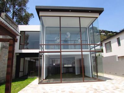 Casa en venta 265m2 en Cumbayá Conjunto Suyana, 266 mt2, 3 dormitorios