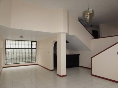 Casa en Venta en el sector Ponceano 242 m2, 283 mt2, 3 dormitorios