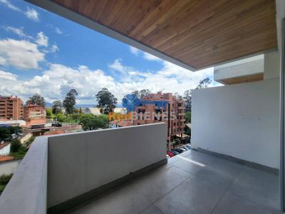 Departamento en venta con hermosa vista a la ciudad y río Tomebamba, 125 mt2, 2 dormitorios