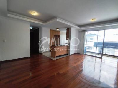 Departamento con balcón en venta 78 m2 Quito Tenis, 81 mt2, 2 dormitorios